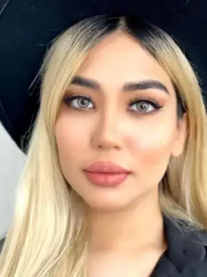 خرید لنز یونیک والرین