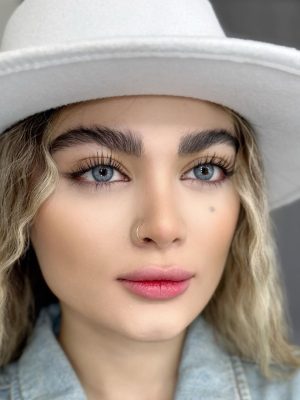 خرید لنز آبی تیره Almond Blue