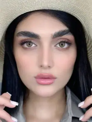 خرید لنز عسلی روشن Larisa