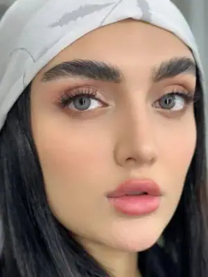 خرید لنز طوسی روشن Ay han