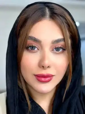 خرید لنز یونیک ژربرا