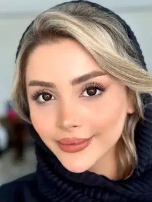 خرید لنز یونیک نچرال بلک