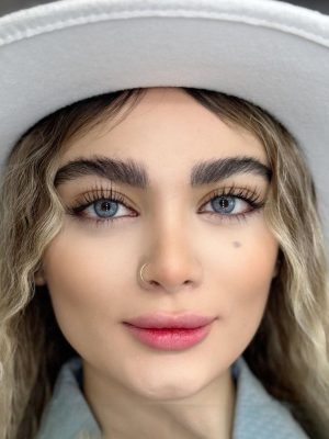 خرید لنز آماندا آلموند بلو
